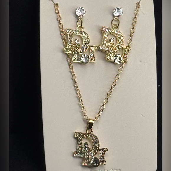 Fashion Jewelry Gold Tone Crystal Necklace & Earring Set - Picture 1 of 4